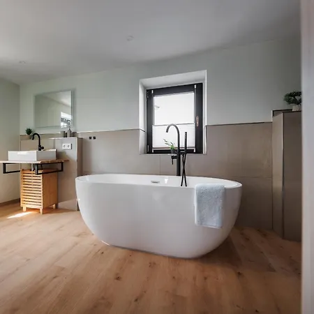 Casa Benji - Familienfreundliche - Landhausstil - Garten - Parkplatz Apartment *